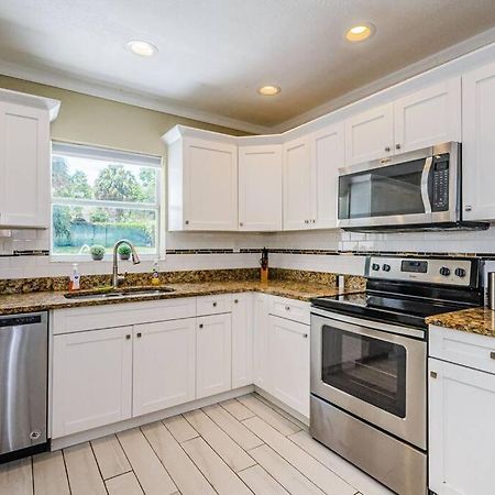 Вилла Beautiful Pool House In Old Seminole Heights! Тампа Экстерьер фото